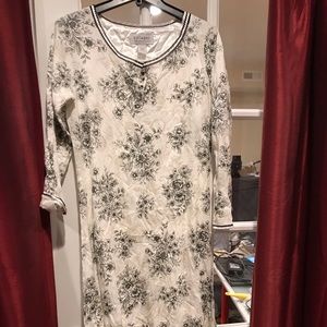 Liz Claiborne nightgown